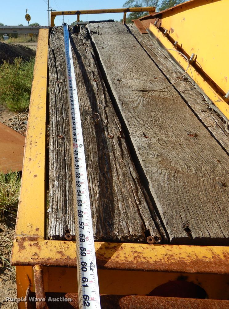 image for item DH6172 1978 Trail King 1200-2400 equipment trailer