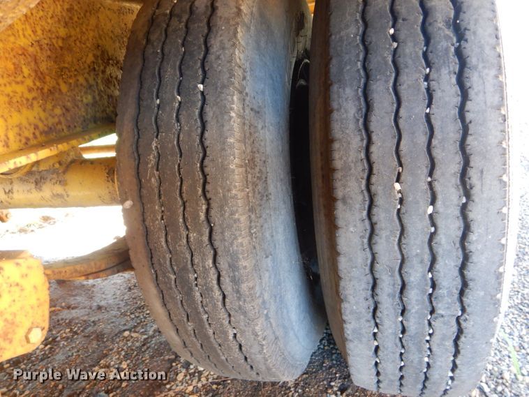 image for item DH6172 1978 Trail King 1200-2400 equipment trailer