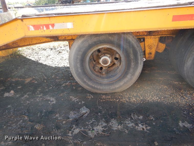 image for item DH6172 1978 Trail King 1200-2400 equipment trailer