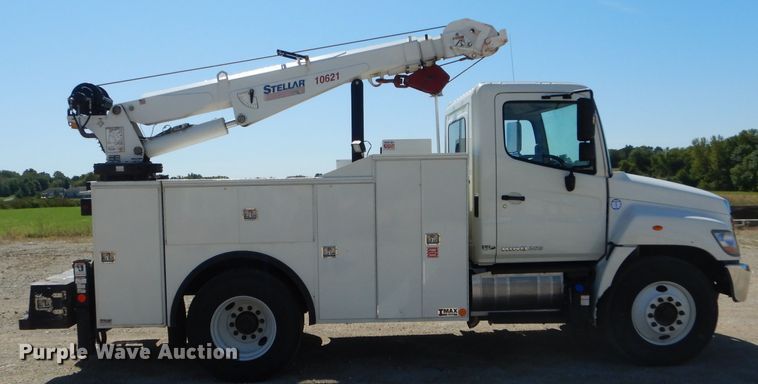 image for item DH6173 2013 Hino 268 service truck with crane