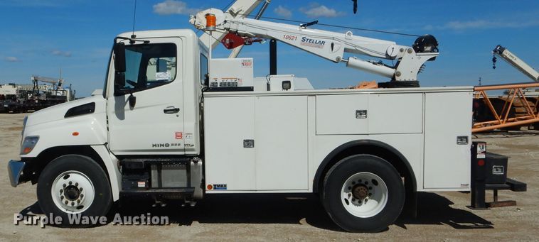 image for item DH6173 2013 Hino 268 service truck with crane
