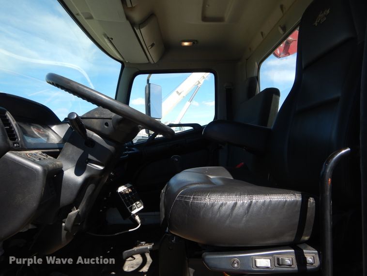 image for item DH6173 2013 Hino 268 service truck with crane