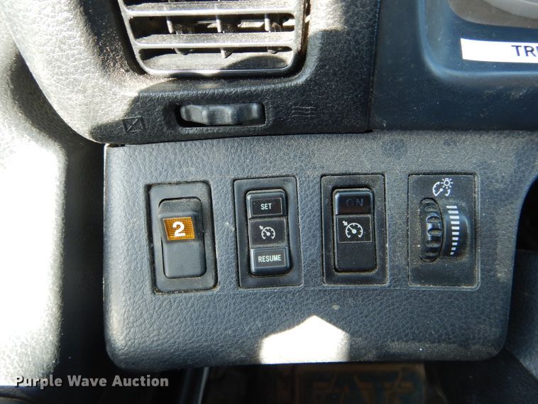 image for item DH6173 2013 Hino 268 service truck with crane