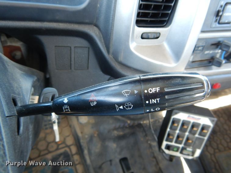 image for item DH6173 2013 Hino 268 service truck with crane