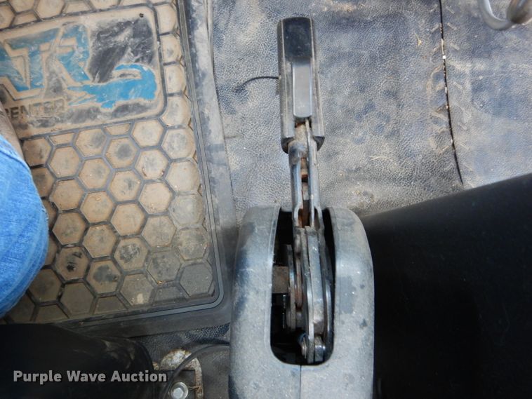 image for item DH6173 2013 Hino 268 service truck with crane