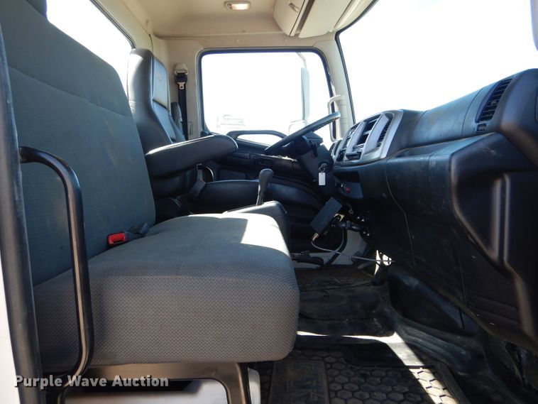 image for item DH6173 2013 Hino 268 service truck with crane