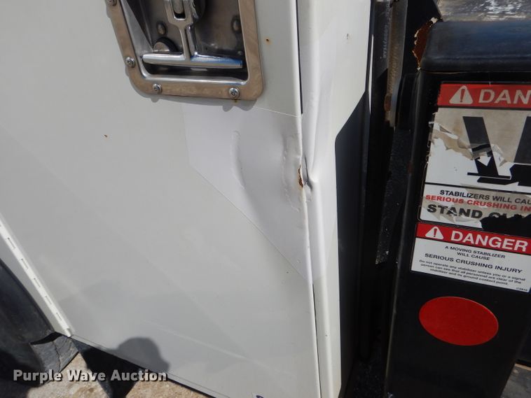 image for item DH6173 2013 Hino 268 service truck with crane