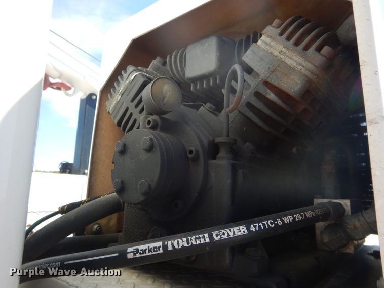 image for item DH6173 2013 Hino 268 service truck with crane