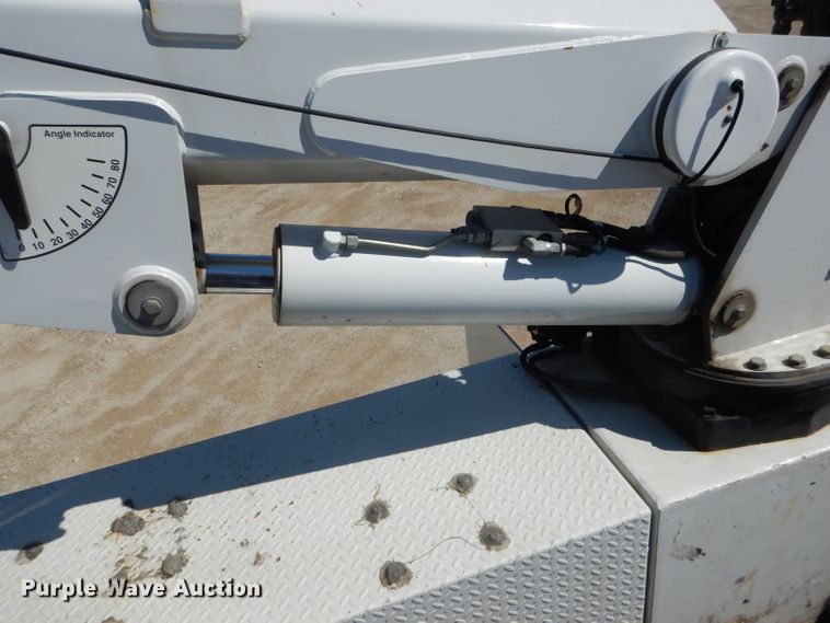 image for item DH6173 2013 Hino 268 service truck with crane