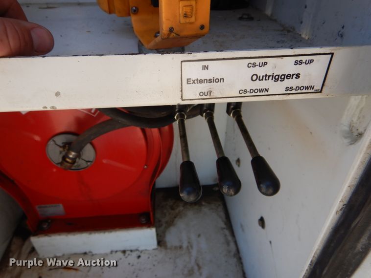 image for item DH6173 2013 Hino 268 service truck with crane