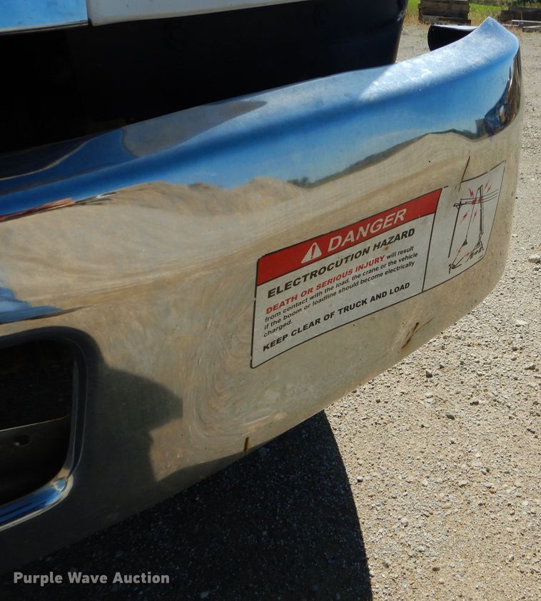 image for item DH6173 2013 Hino 268 service truck with crane