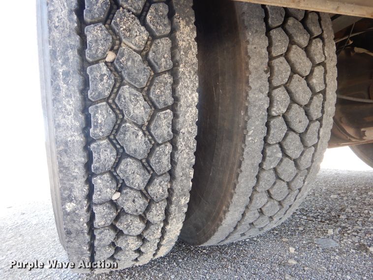 image for item DH6173 2013 Hino 268 service truck with crane