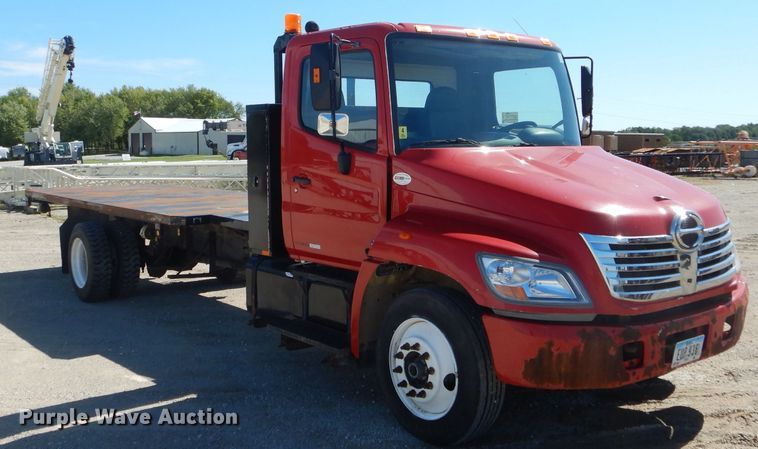 image for item DH6174 2006 Hino 268 flatbed truck