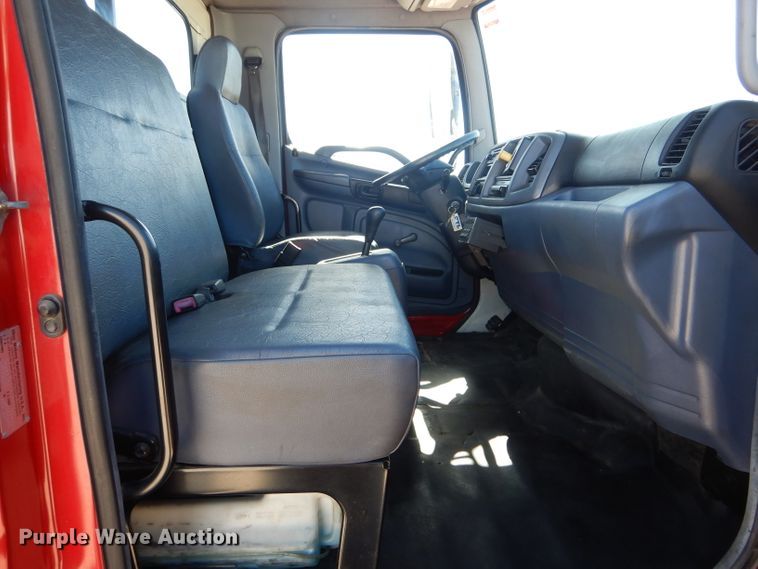 image for item DH6174 2006 Hino 268 flatbed truck