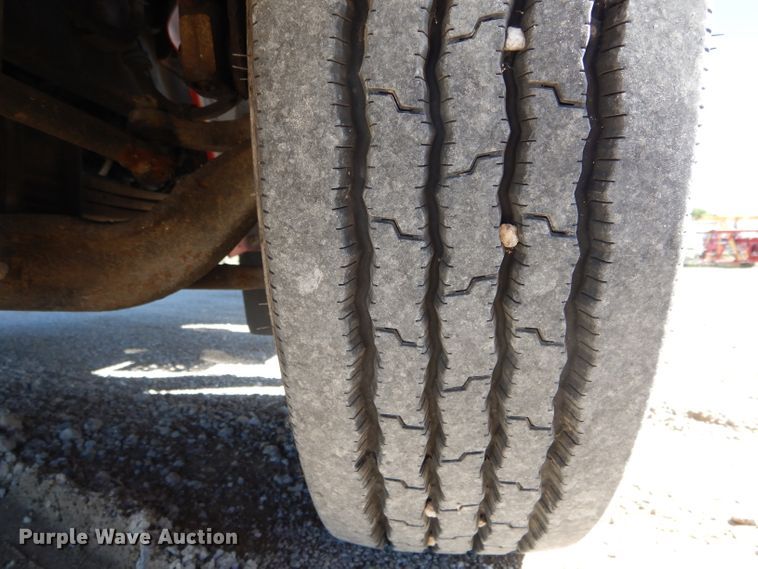 image for item DH6174 2006 Hino 268 flatbed truck