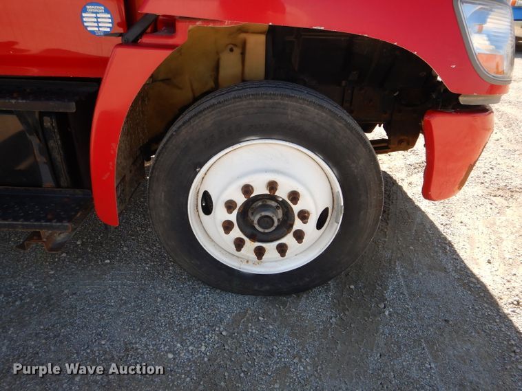 image for item DH6174 2006 Hino 268 flatbed truck