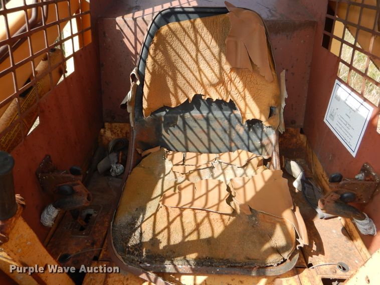 image for item DH6181 1988 Case 1835C skid steer