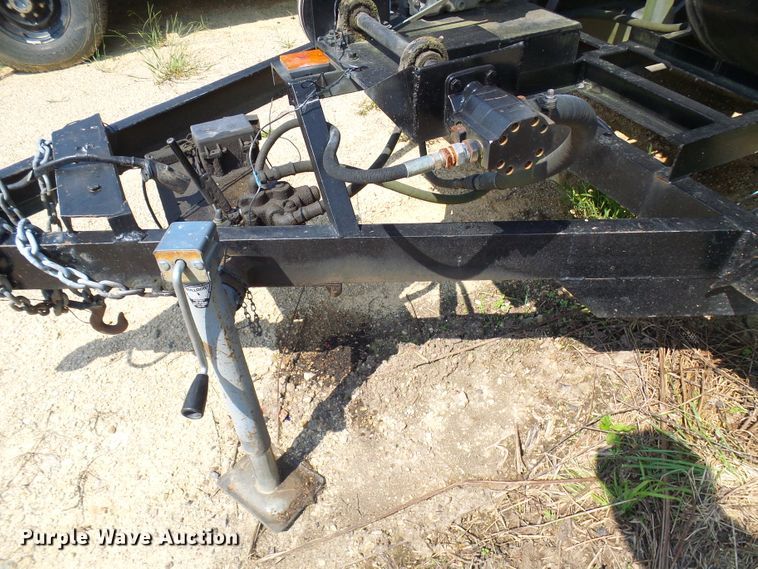 image for item DI0662 2004 shop built enclosed utility trailer