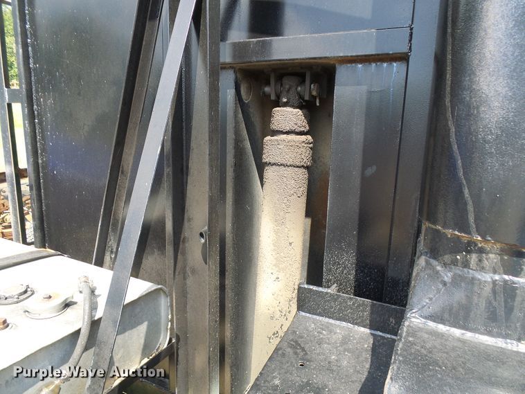 image for item DI0662 2004 shop built enclosed utility trailer