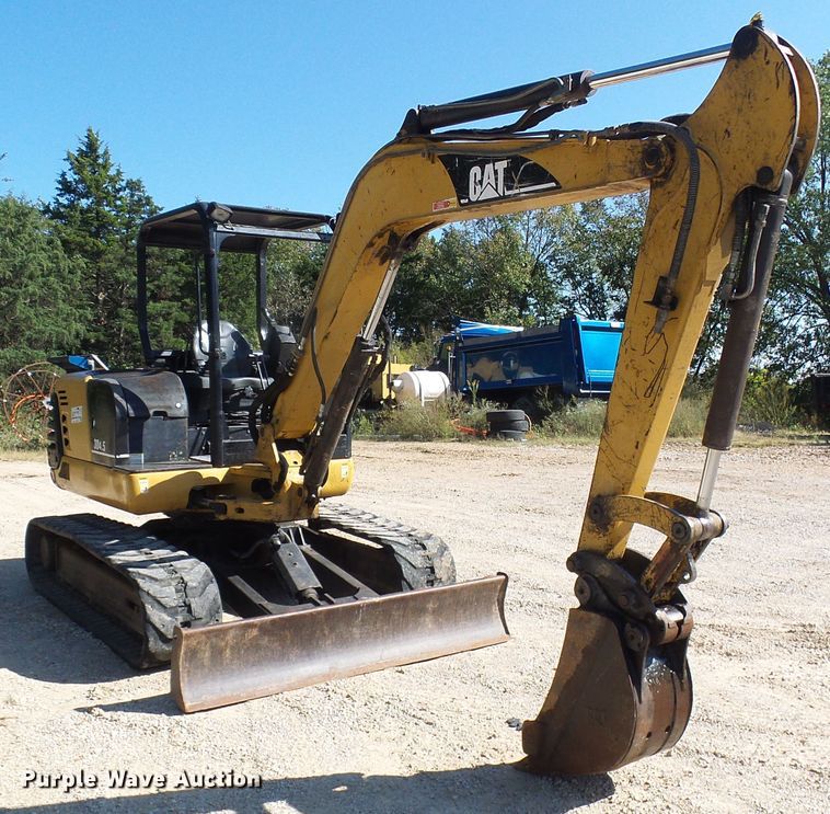 image for item DI0686 2002 Caterpillar 304.5 mini excavator
