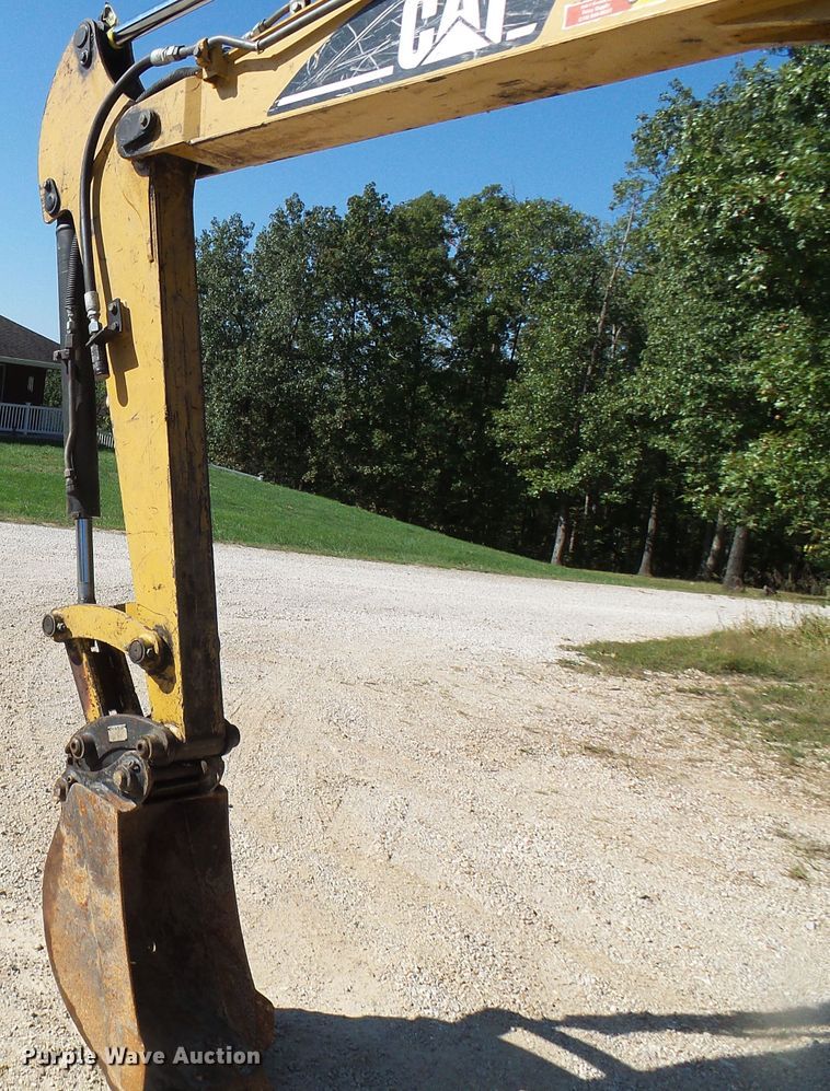 image for item DI0686 2002 Caterpillar 304.5 mini excavator