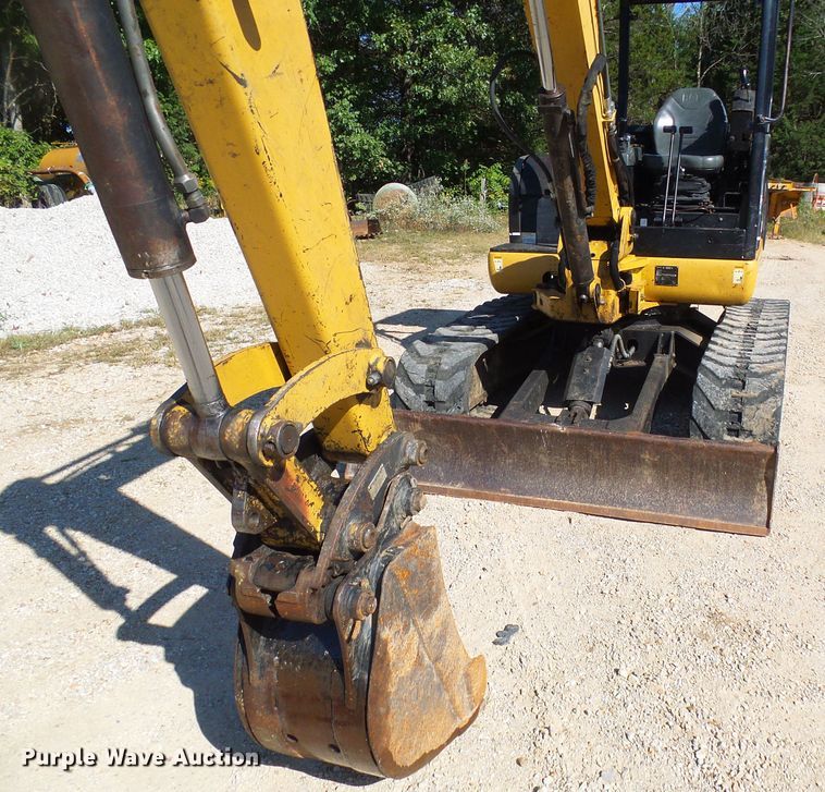 image for item DI0686 2002 Caterpillar 304.5 mini excavator