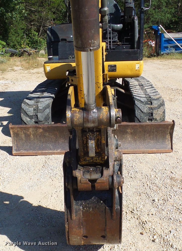 image for item DI0686 2002 Caterpillar 304.5 mini excavator