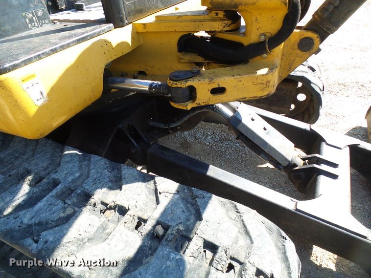 image for item DI0686 2002 Caterpillar 304.5 mini excavator