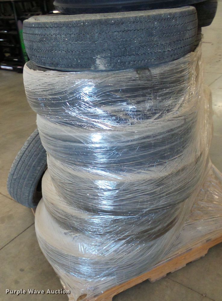 image for item DI0693 Tires and wheels