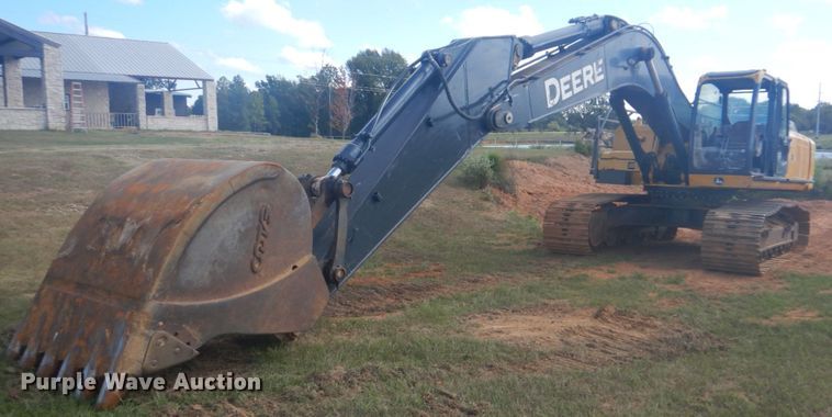 image for item DI2325 2007 John Deere 350D LC excavator