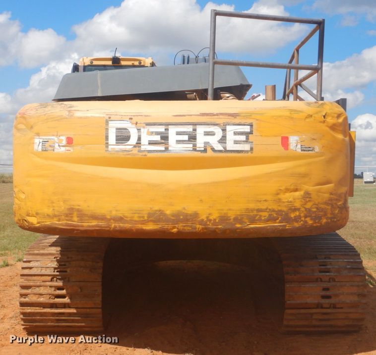 image for item DI2325 2007 John Deere 350D LC excavator