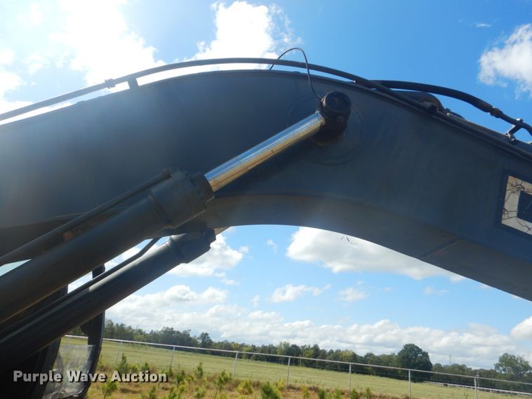 image for item DI2325 2007 John Deere 350D LC excavator