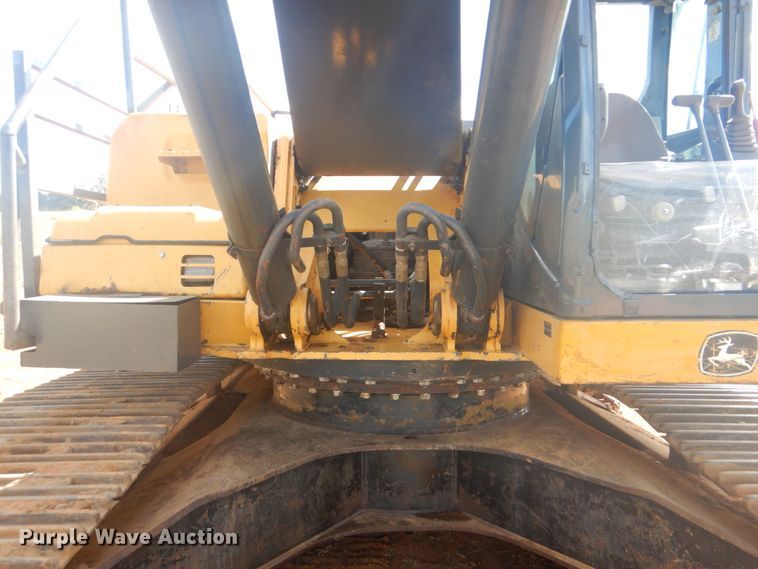 image for item DI2325 2007 John Deere 350D LC excavator