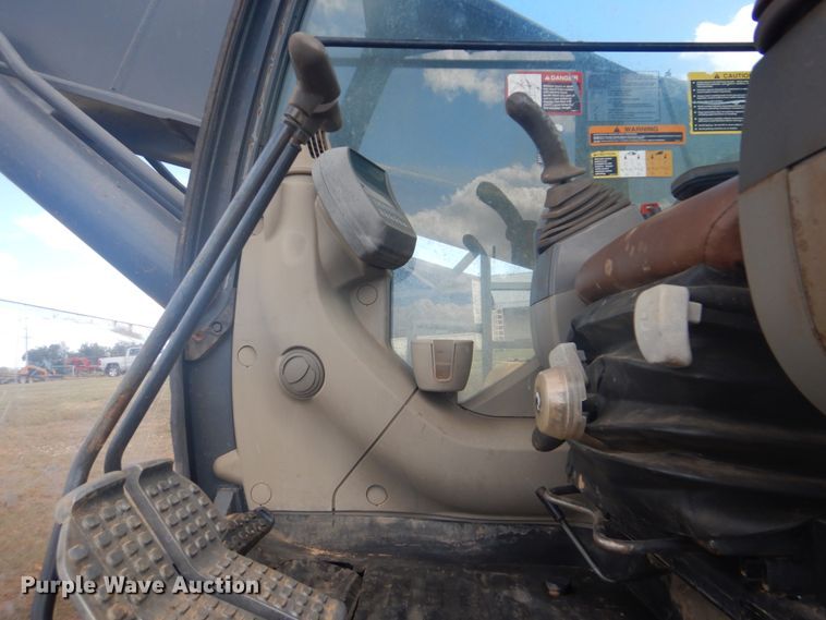 image for item DI2325 2007 John Deere 350D LC excavator