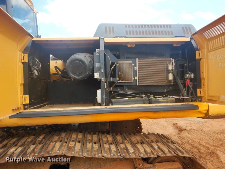 image for item DI2325 2007 John Deere 350D LC excavator