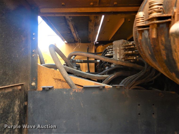 image for item DI2325 2007 John Deere 350D LC excavator