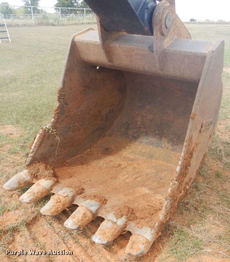 image for item DI2325 2007 John Deere 350D LC excavator