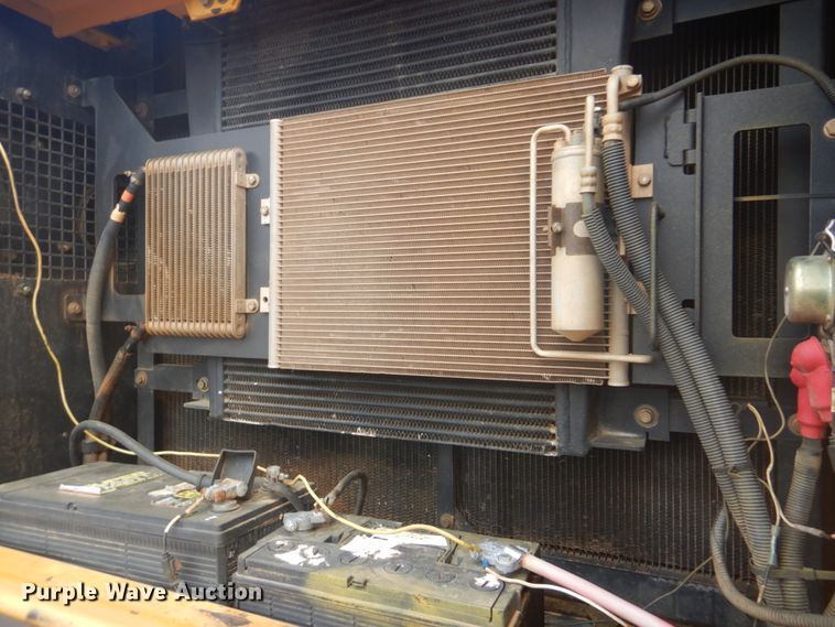 image for item DI2325 2007 John Deere 350D LC excavator