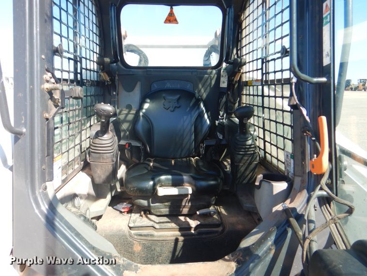 image for item DI2348 2015 Bobcat T870 skid steer
