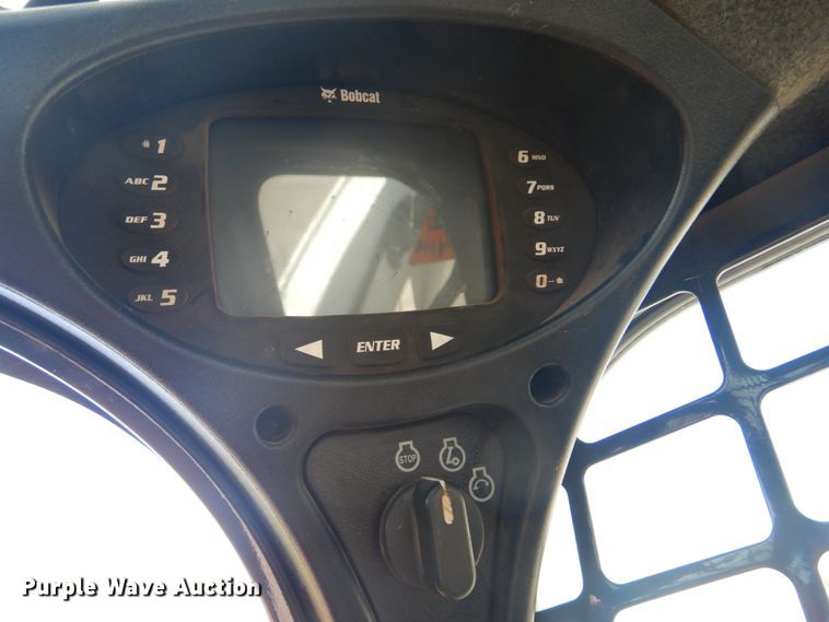 image for item DI2348 2015 Bobcat T870 skid steer