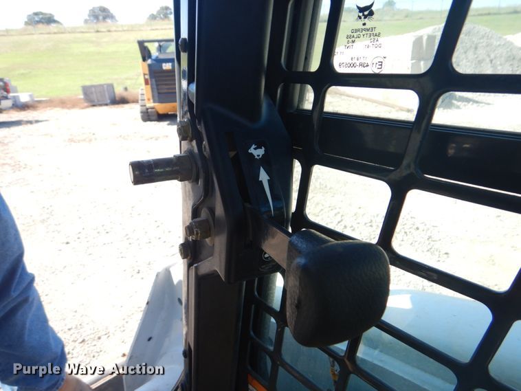 image for item DI2348 2015 Bobcat T870 skid steer