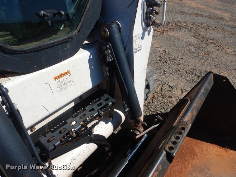 image for item DI2348 2015 Bobcat T870 skid steer