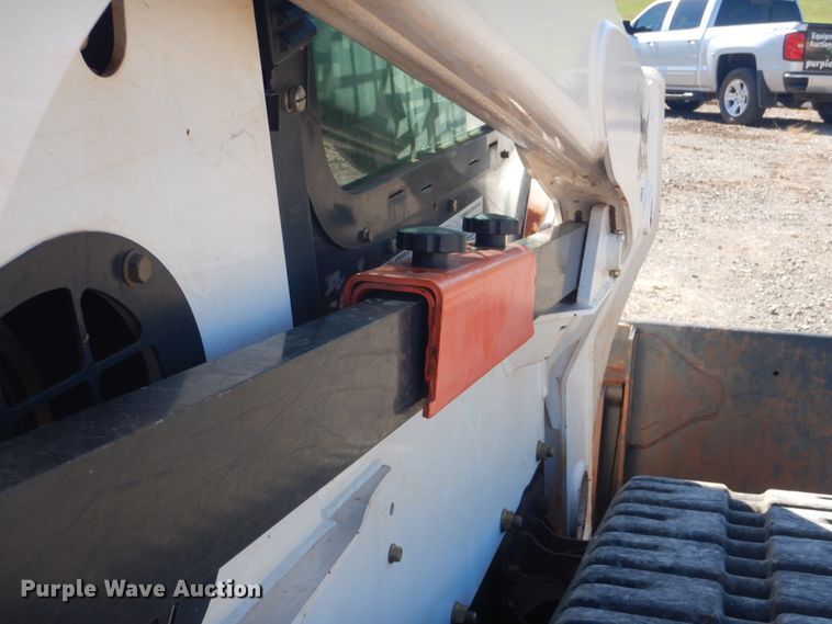 image for item DI2348 2015 Bobcat T870 skid steer