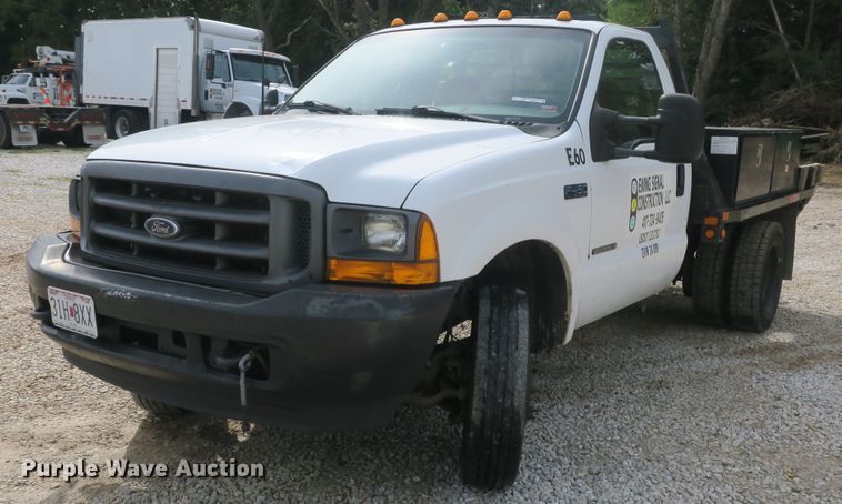image for item EA9391 2001 Ford F450 Super Duty flatbed truck