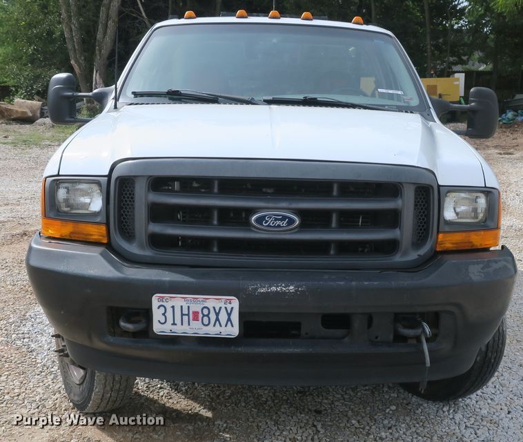 image for item EA9391 2001 Ford F450 Super Duty flatbed truck