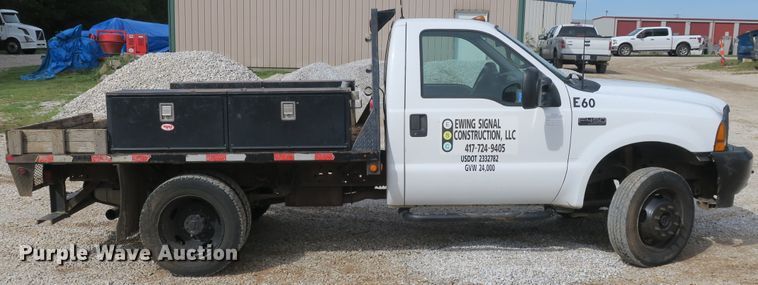 image for item EA9391 2001 Ford F450 Super Duty flatbed truck