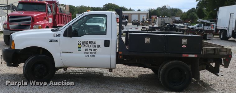 image for item EA9391 2001 Ford F450 Super Duty flatbed truck