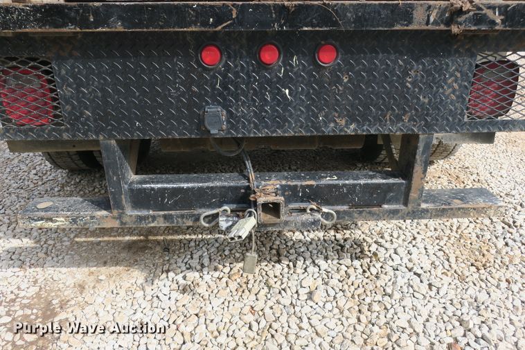 image for item EA9391 2001 Ford F450 Super Duty flatbed truck