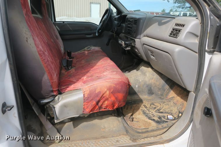 image for item EA9391 2001 Ford F450 Super Duty flatbed truck