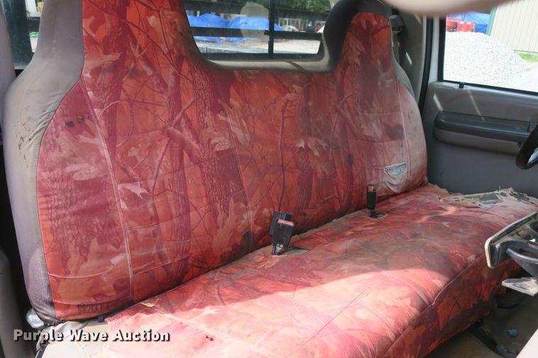 image for item EA9391 2001 Ford F450 Super Duty flatbed truck